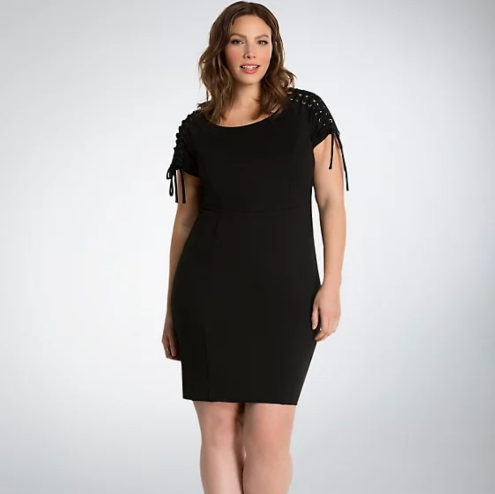 Torrid Ponty Bodycon Lace Up Dress - size 20
